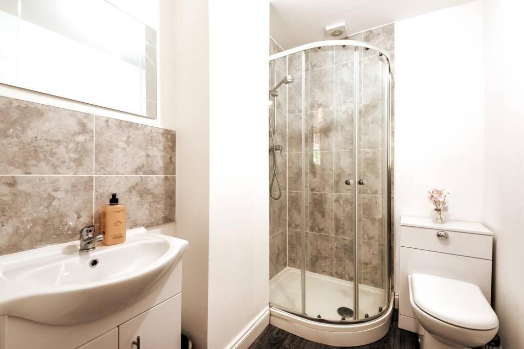 Liverpool City Centre - Fabulous 3 En-Suite Bedrooms - Sleeps 10 People エクステリア 写真